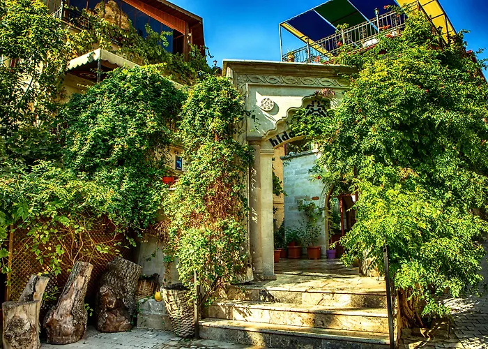 Hidden Cave Hotel 3*