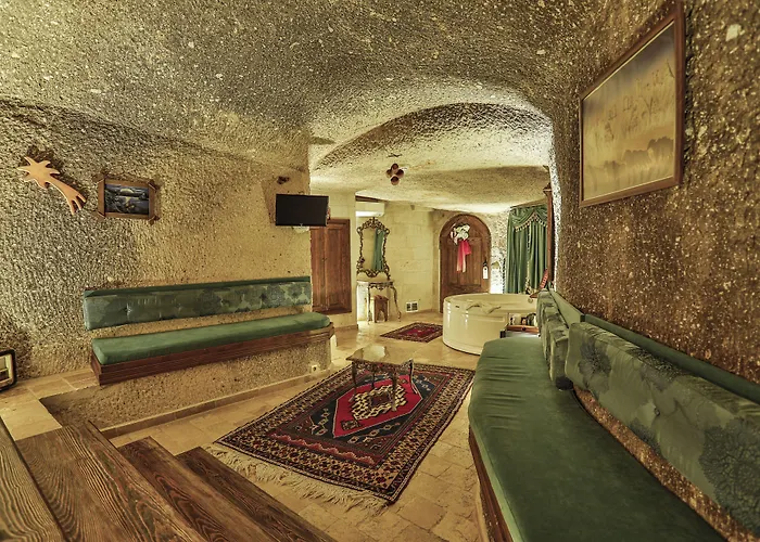 Hidden Cave Hotel 3*